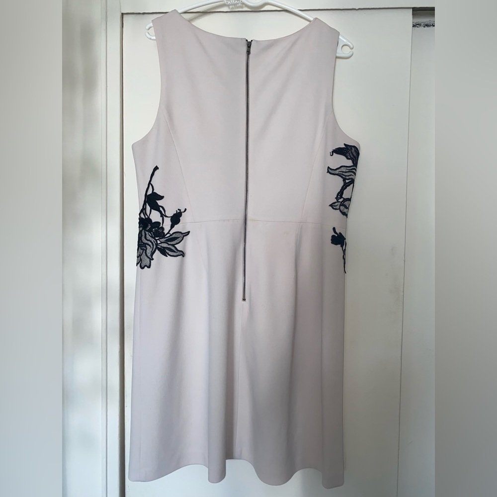 Betsey Johnson Cream and Black Floral Dress S14 - Picture 5 of 5